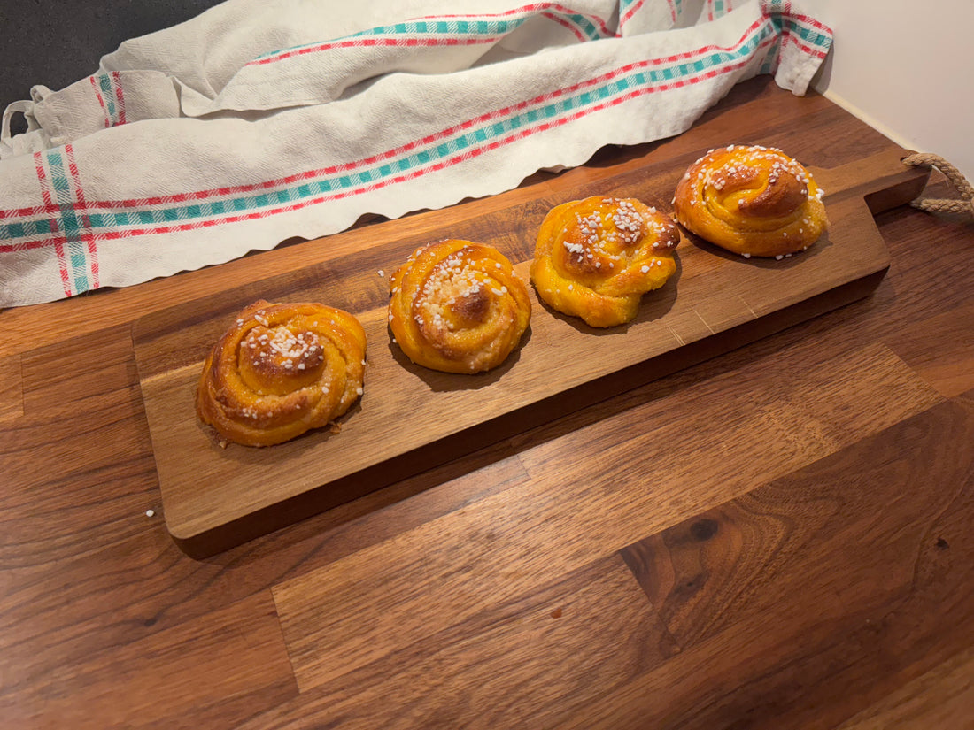 Saffransbullar med mandelmassa och vanilj